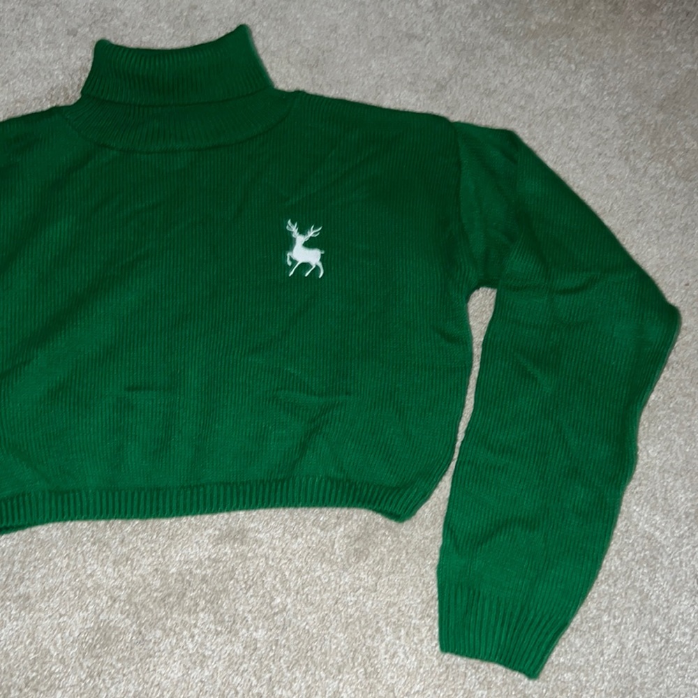 PrettyLittleThing green crop reindeer sweater